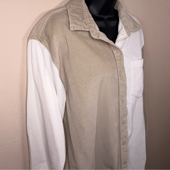Small American Eagle Outfitters Colorblock Corduroy Button Up Top Beige White - Picture 5 of 15